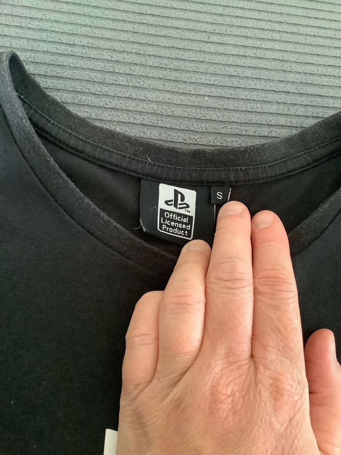 T-shirt noir logo blanc PlayStation - photo numéro 6