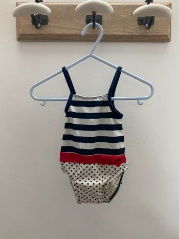 Maillot de bain bleu et blanc