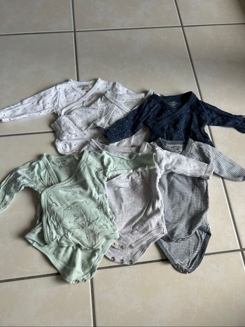 Lot bodies 1 mois