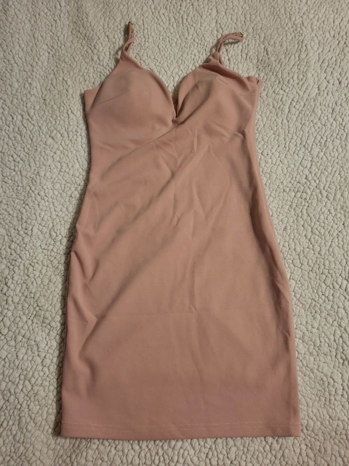 Belle robe rose avec dentelle ! - photo numéro 6
