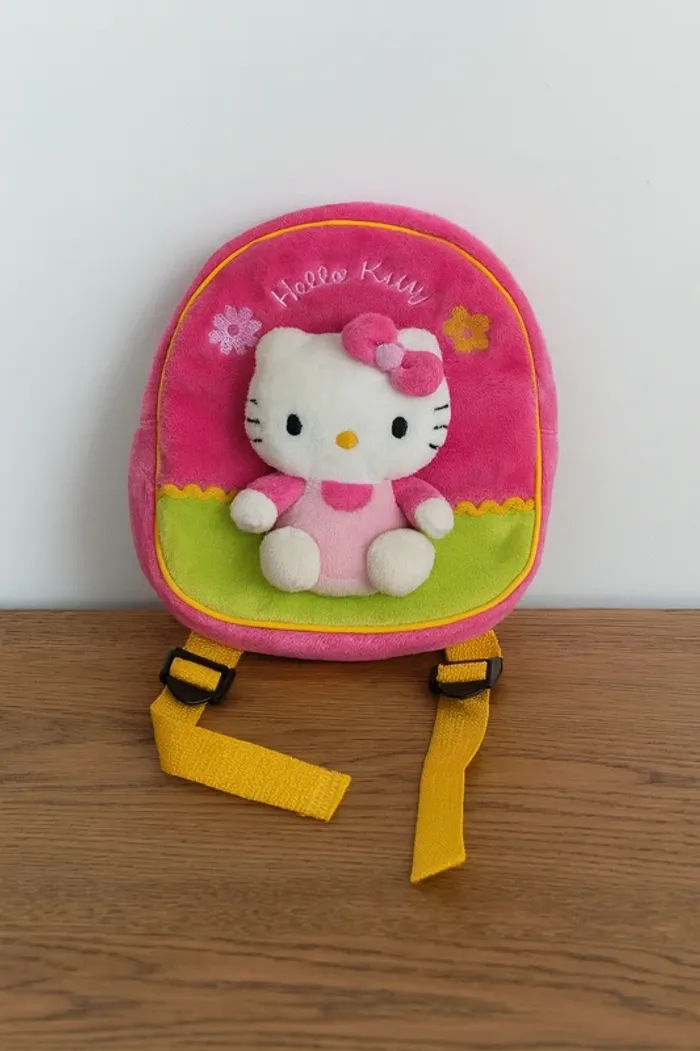 🩷 Jolie petit sac peluche Hello-Kitty.