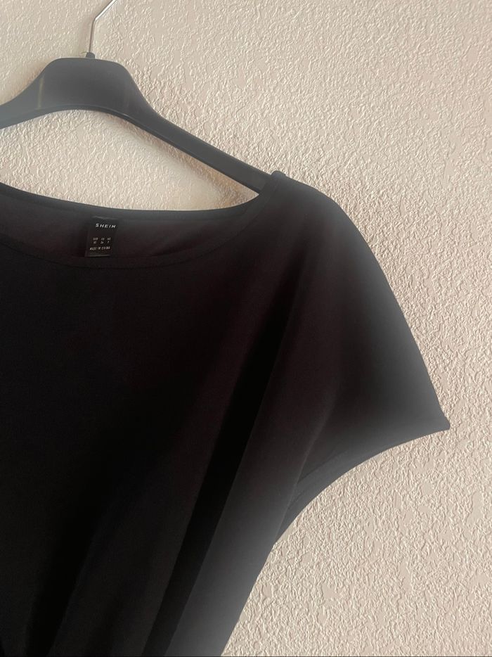 Robe noire - photo numéro 3
