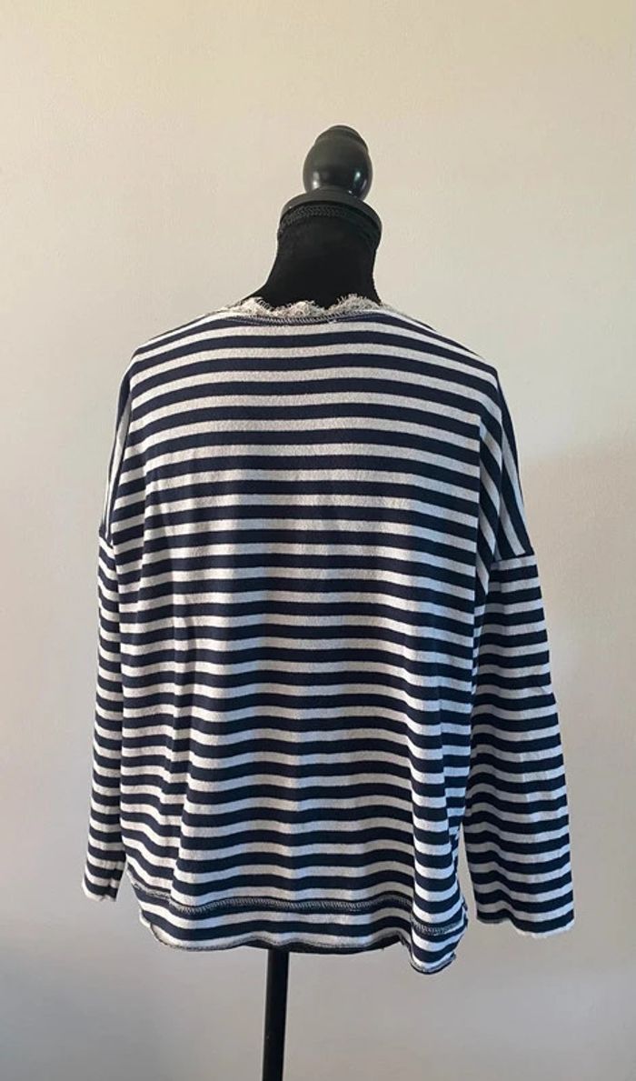 Pull Marinière en maille blanche et marine à rayures taille M - photo numéro 5