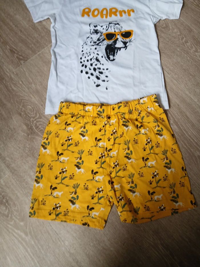 Ensemble neuf tee shirt et short 8 ans garçon - photo numéro 3