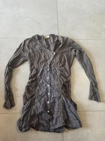 Robe grise mais il est ou le soleil, taille 38, bon état mais il y a quelques traces