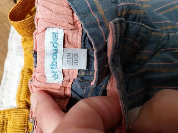 Lot 4 shorts + 1 jupe taille 2 ans - photo numéro 4