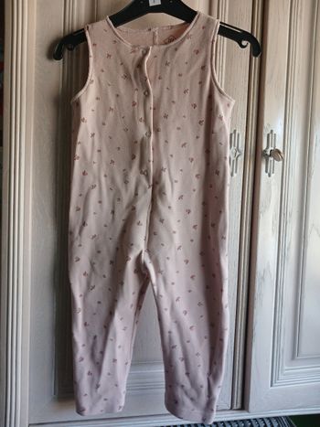 Combinaison rose Tex 36 mois