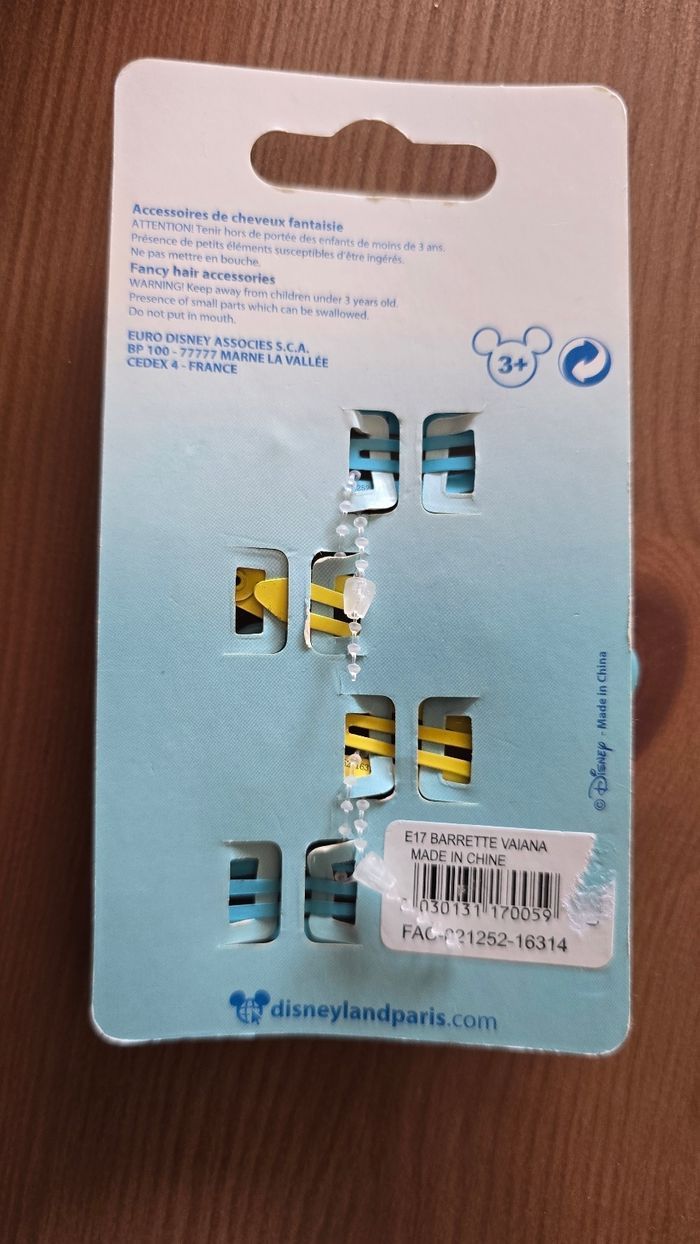 Neuves (non portées) Barrettes vaina ,disneyland paris - photo numéro 2
