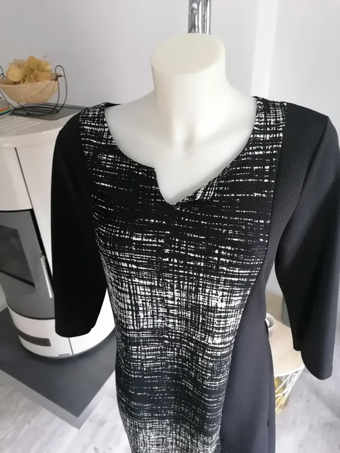 Robe noire R. P tamar 46 - photo numéro 2