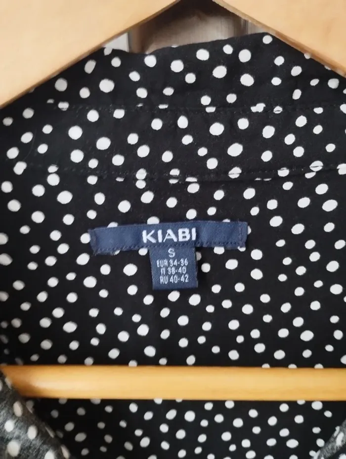 Chemise noire à pois Kiabi 36 - photo numéro 4