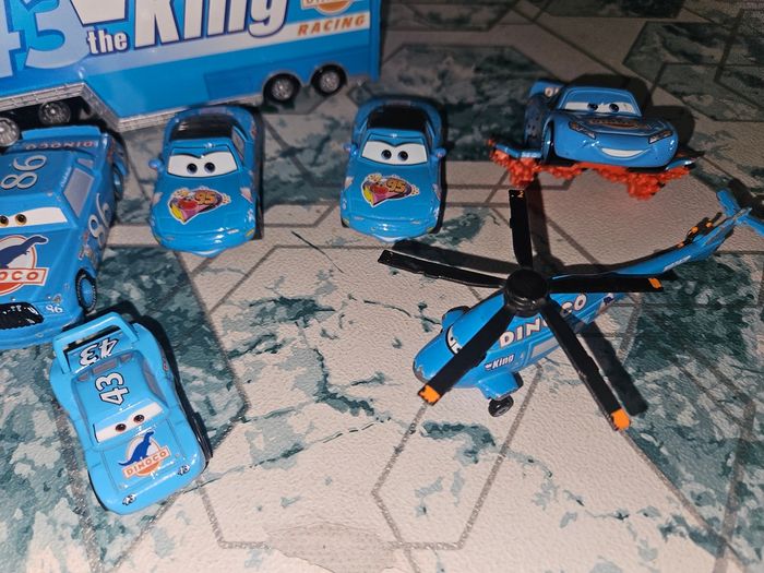 Disney Pixar Cars véhicule Camion Transporteur dinoco king 43 + toutes les voitures - photo numéro 5