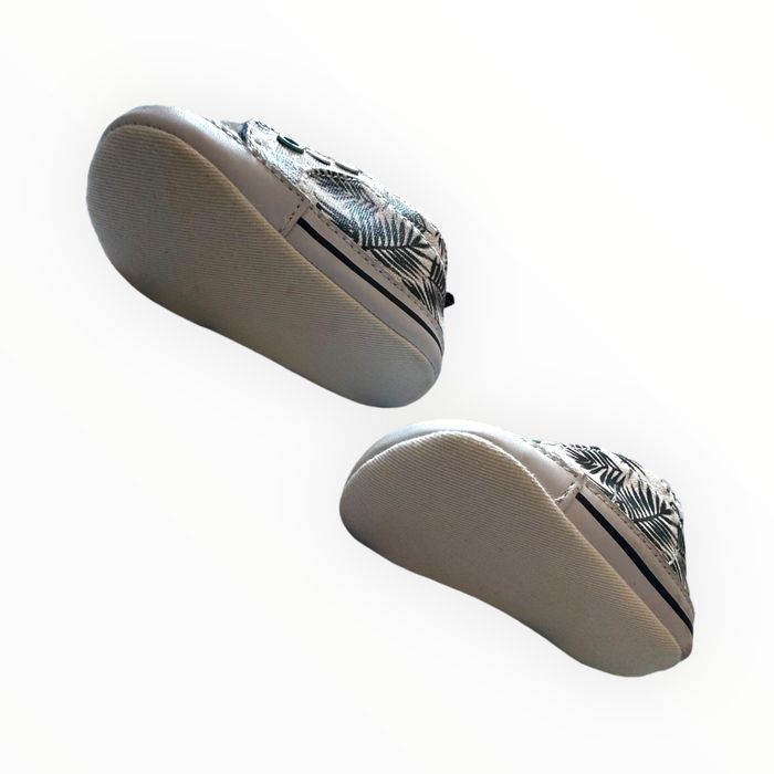 Chaussures bébé Gémo 3 - 6 mois TBE (2€) - photo numéro 5