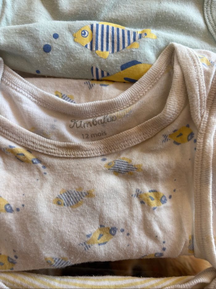 Lot bodies/ pyjamas 12 mois - photo numéro 8