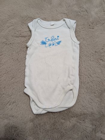 🤍 Body sans manches Auchan – Bon état – 74 cm / 12 mois 👶
