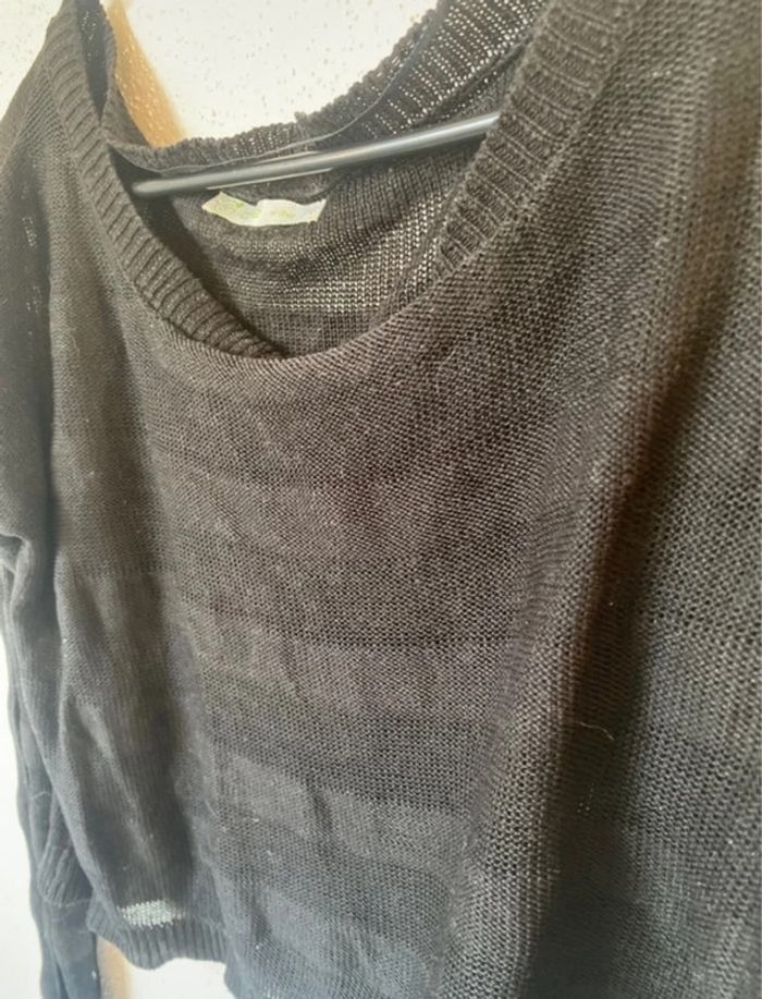 Pull noir ajouré  (taille L) - photo numéro 2
