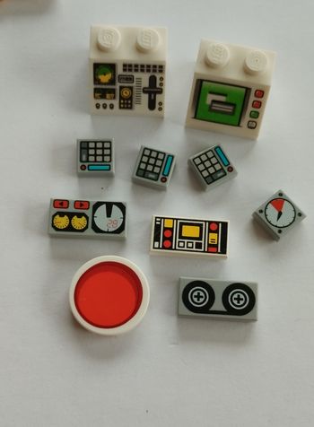Lot de pièces lego avec imprimé 