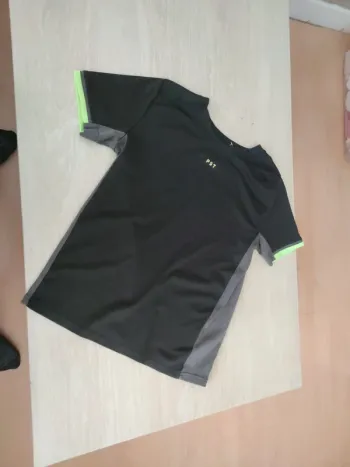 Tee shirt sport kipsta 12 ans