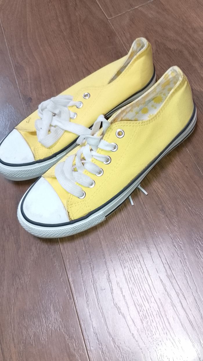 Basket, chaussure style " converse " jaune P. 38 - photo numéro 10
