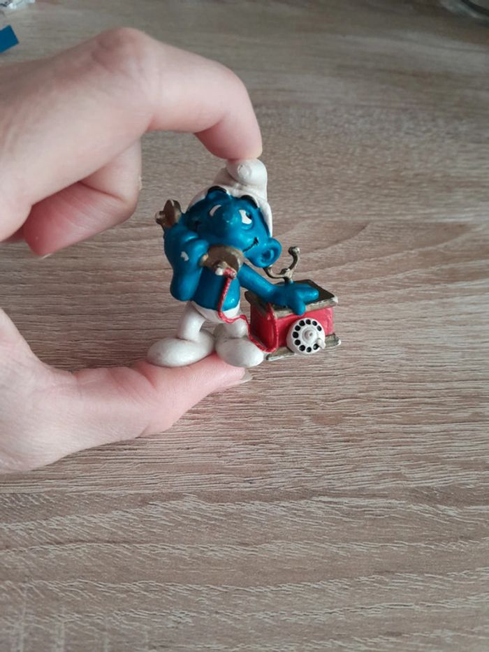 Magnifique stroumpf téléphone ancien