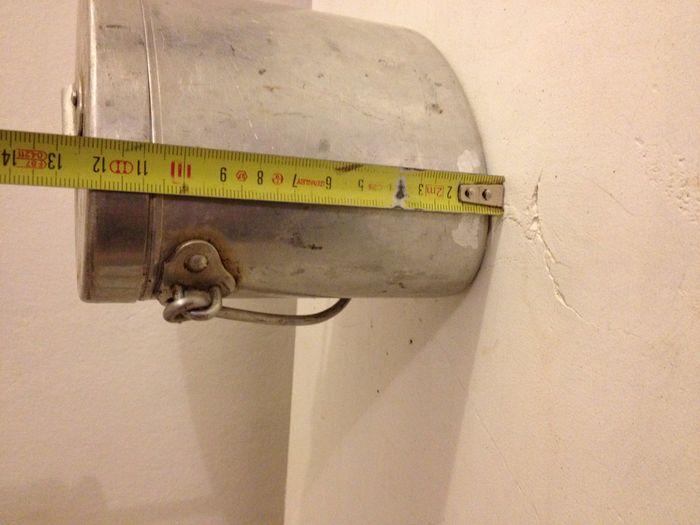 Ancien mini sceau en aluminium gris clair  avec anse et couvercle pour décoration ou autre - photo numéro 8