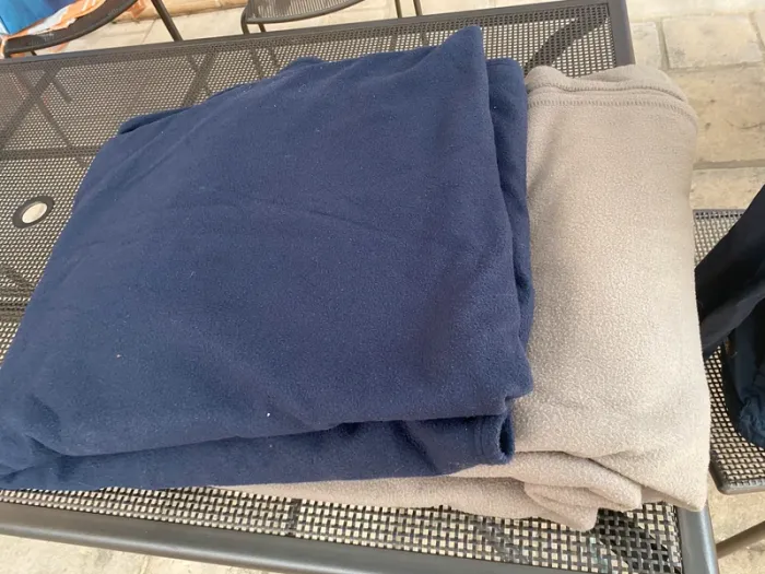 Lot de deux grandes couvertures, polaires, 220 × 250 - photo numéro 6