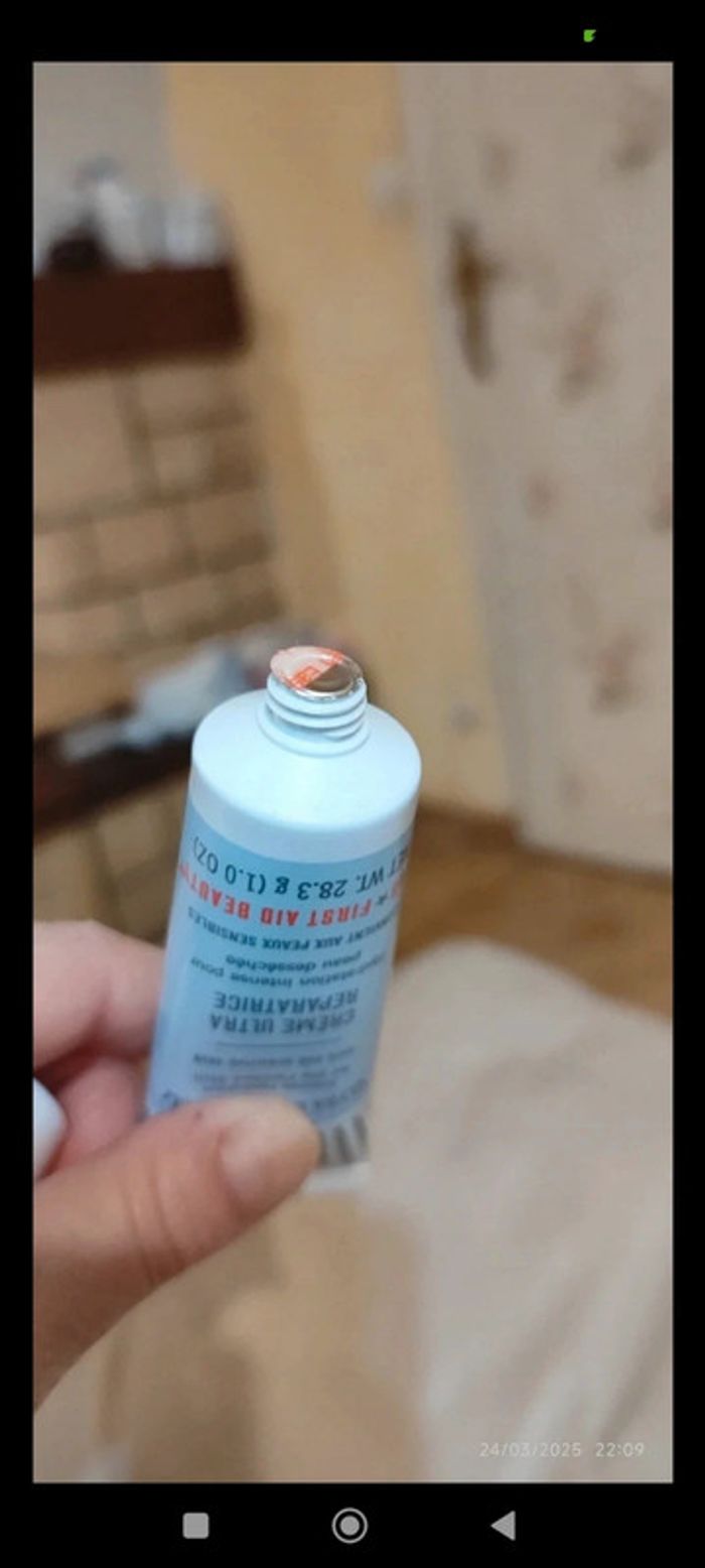 First Aid Beauty Crème Hydratante Réparatrice Ultra Repair Cream 28,3gr
Neuf Operculé - photo numéro 2
