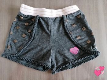 Short Smiley 🙂 gris 4 ans