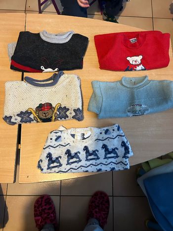 Lot de 5 pulls taille 6 mois