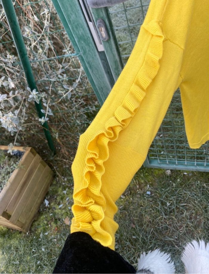 Pull jaune - photo numéro 2