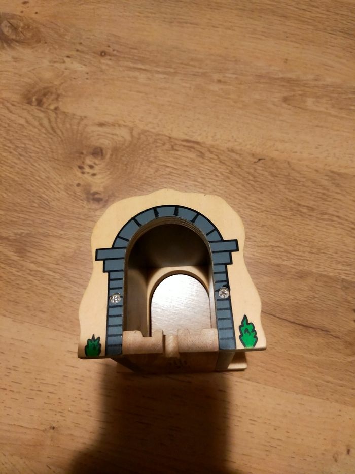 Rail tunnel de pierres grises - photo numéro 7