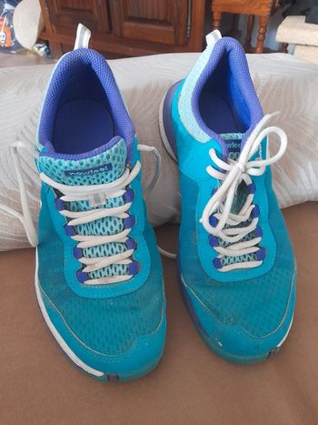Chaussures sport turquoise vertes violetes