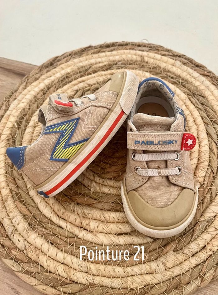 Baskets basse à scratch pointure 21