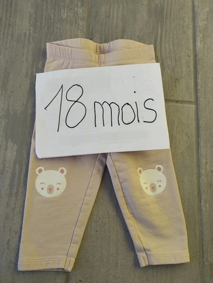 Lot n°373 Legging fille 18 mois C&A