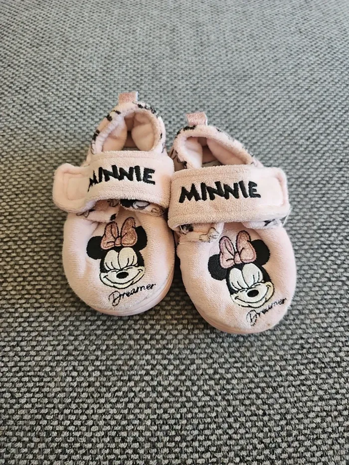 Lot chaussons Minnie 20 - photo numéro 7