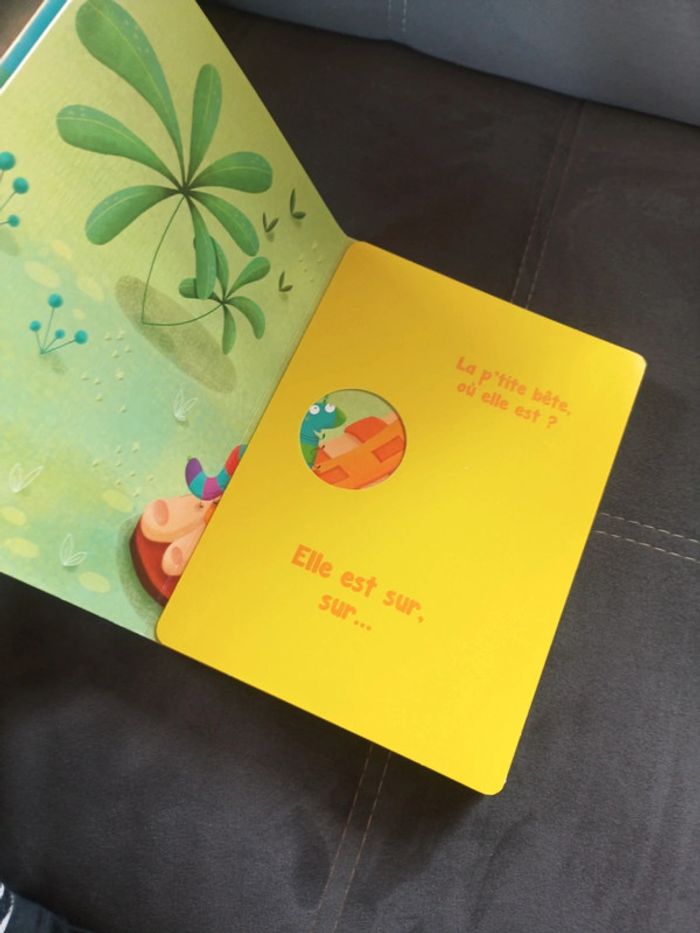 Livre enfant bébé La p'tite bête qui monte cache cache comptines dès 2 ans - photo numéro 3