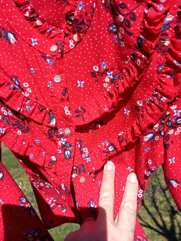 Chemisier rouge fleur kiabi taille 36 - photo numéro 4