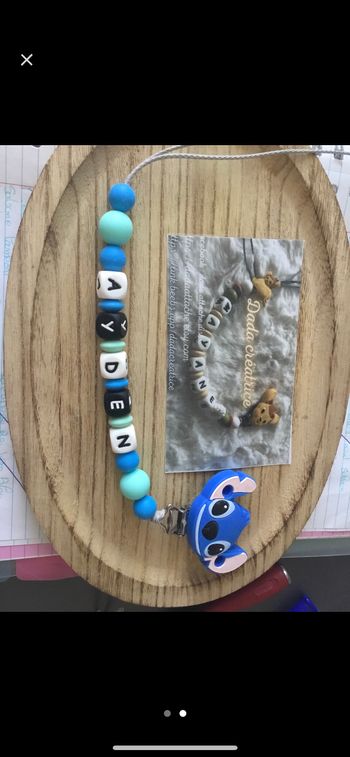 Attache tetine stich