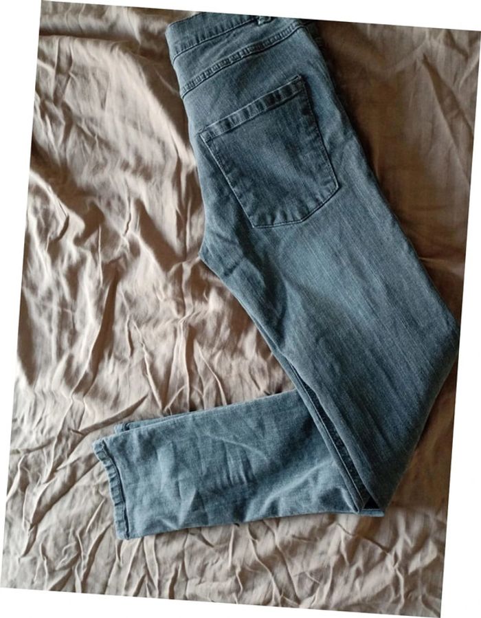 Très beau jean gris - photo numéro 8