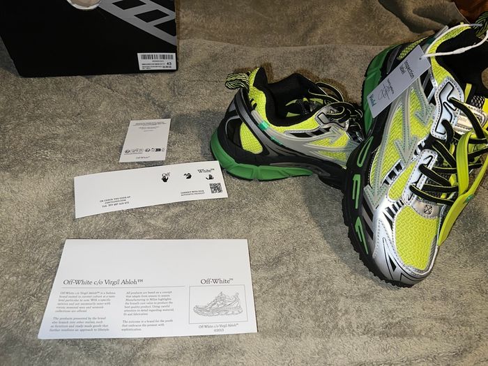 Baskets offWhite 2025 édition limitée rare