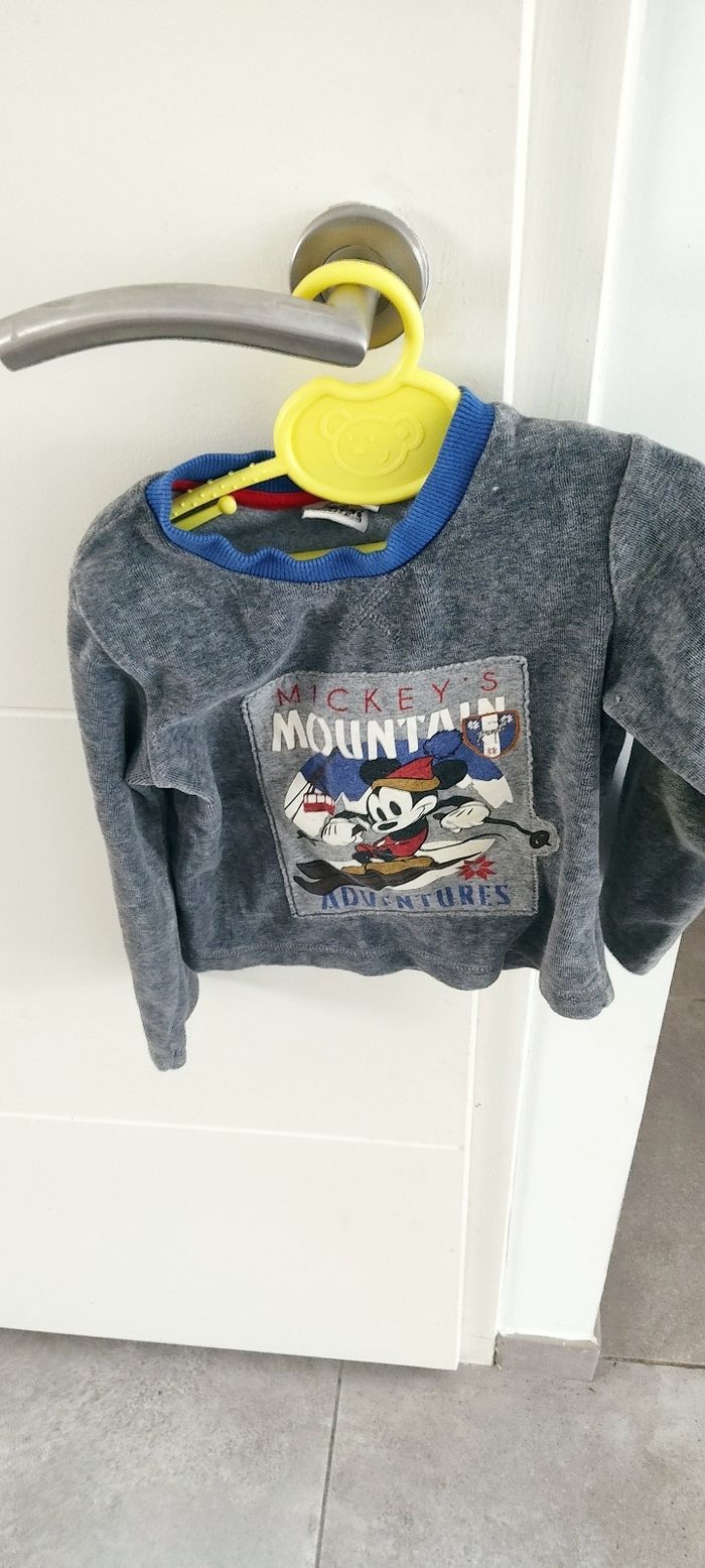 Pull velours 2 ans Mickey Disney