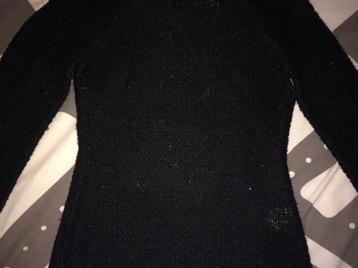 Pull noir à paillettes - photo numéro 2