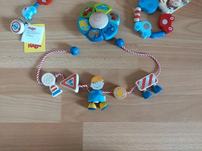 Haba bois ensemble neuf chaîne éveil 2 hochets attaché tetine - photo numéro 5