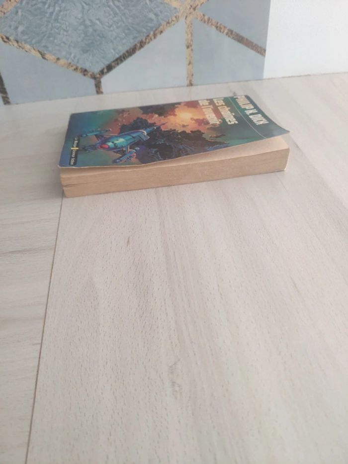 Livre poche le masque science fiction les chaînes de l'avenir Philip K. Dick - photo numéro 5