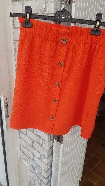 Jupe orange courte