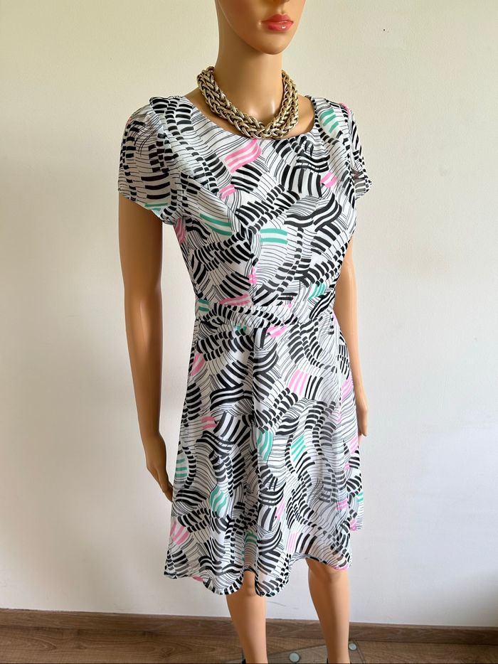 Robe d’été à manches courtes Lili Sidonio taille XS comme neuve - photo numéro 2