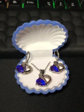 Parure bijoux cœur + boîte à bijoux coquillage