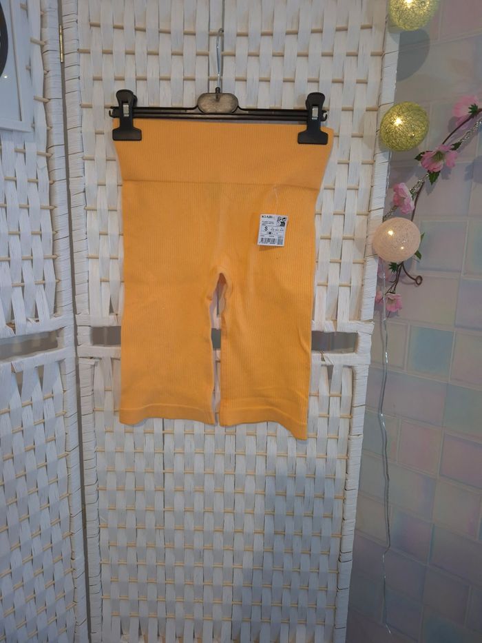 🔸joli short cycliste côtelé Kiabi femme TS/ 36🔸 - photo numéro 1