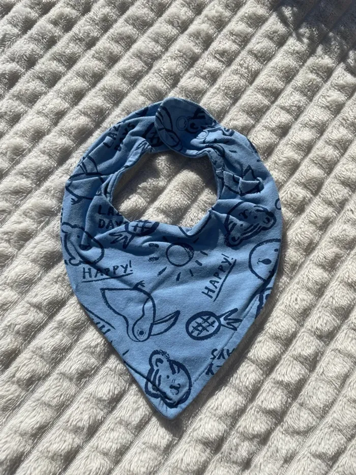 Bavette Garçon bébé avec pressions et motifs