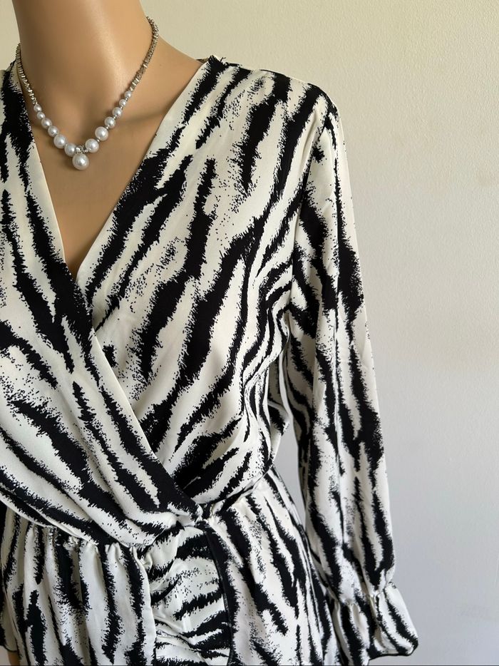 Robe imprimée à manches longues Flamant Rose taille M jamais portée - photo numéro 4
