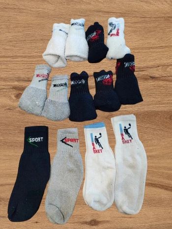 Lot de 13 paires de chaussettes garçon Taille 28/30 et 31/34